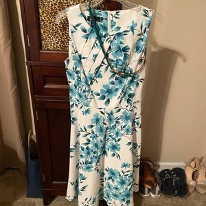 Cute sleeveless summer dress with belt